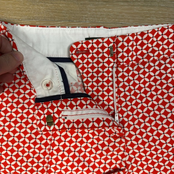 NWT J. Crew Red & White City Fit Shorts with Geometric Pattern, Size 2 - Picture 4 of 7